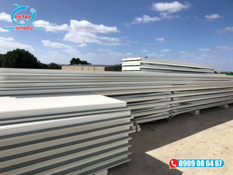 Đội ngũ kỹ thuật của QCV làm việc chuyên nghiệp, tay nghề cao, đảm bảo thi công nhanh chóng, đúng tiến độ