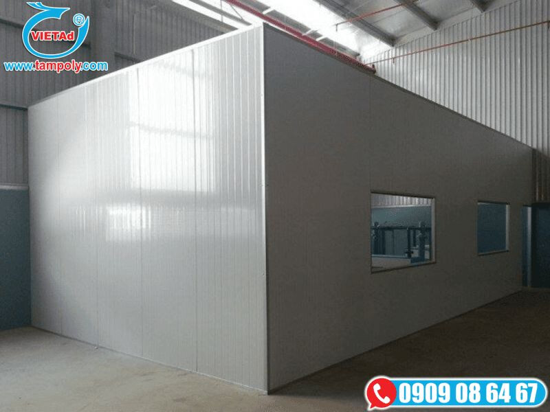 Công trình nhà xưởng sử dụng vách ngăn Panel trắng sáng