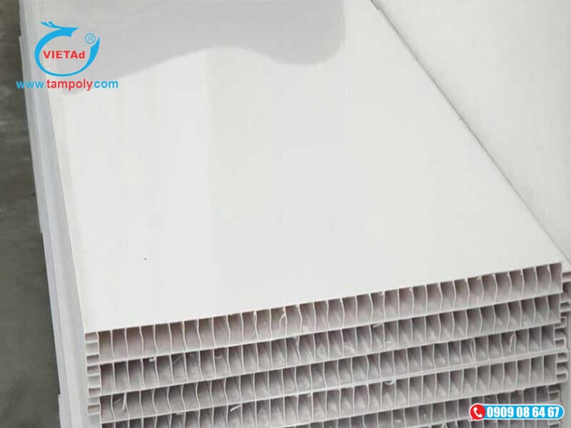 Ly Do Mua Tam Panel Nhua