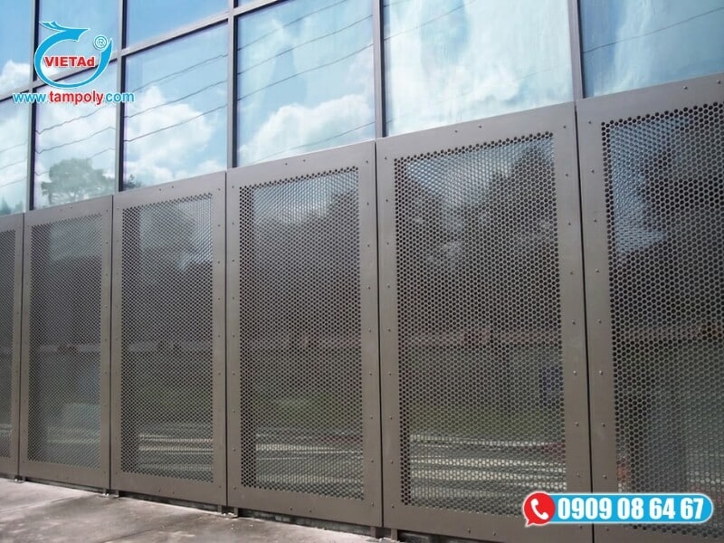 Cần lưu ý kiểm tra trực quan tỷ lệ giữa đường kính lỗ dập và độ dày thực tế của tấm phôi