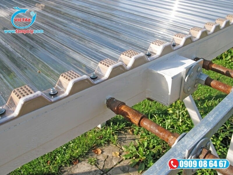 Bề mặt tấm lợp Suntuf tích hợp lớp phủ đồng đùn chống tia UV bảo vệ độ bền màu