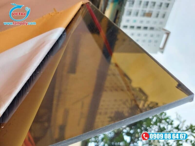 Tấm Poly đặc ruột lấy sáng có rất nhiều màu