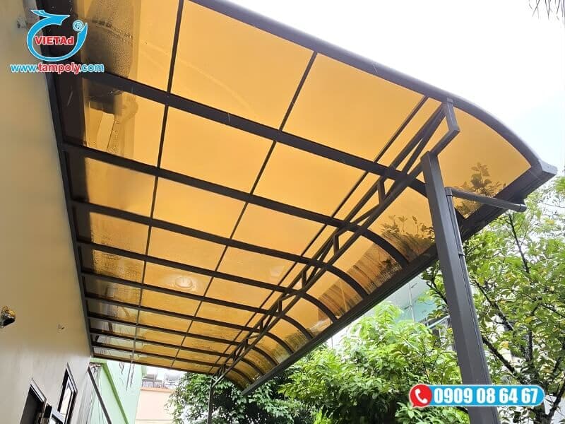 Cung Cấp Tấm Poly Đặc Ruột Lấy Sáng Làm Mái Che Chất Lượng