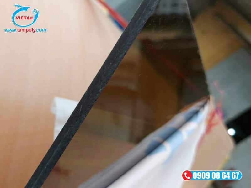 Tấm Poly đặc có khả năng chịu nhiệt trong khoảng từ -40°C đến 120°C