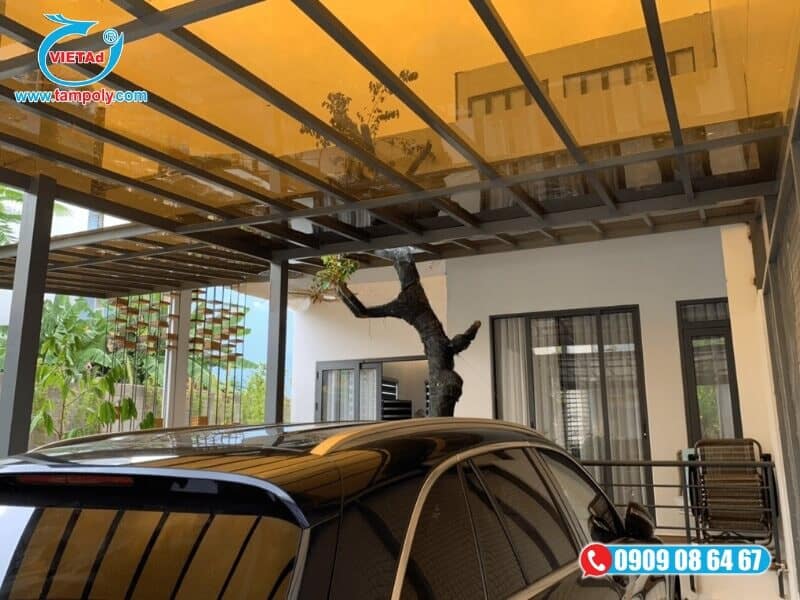 Tấm poly đặc có khả năng uốn cong và dễ dàng tạo hình theo yêu cầu