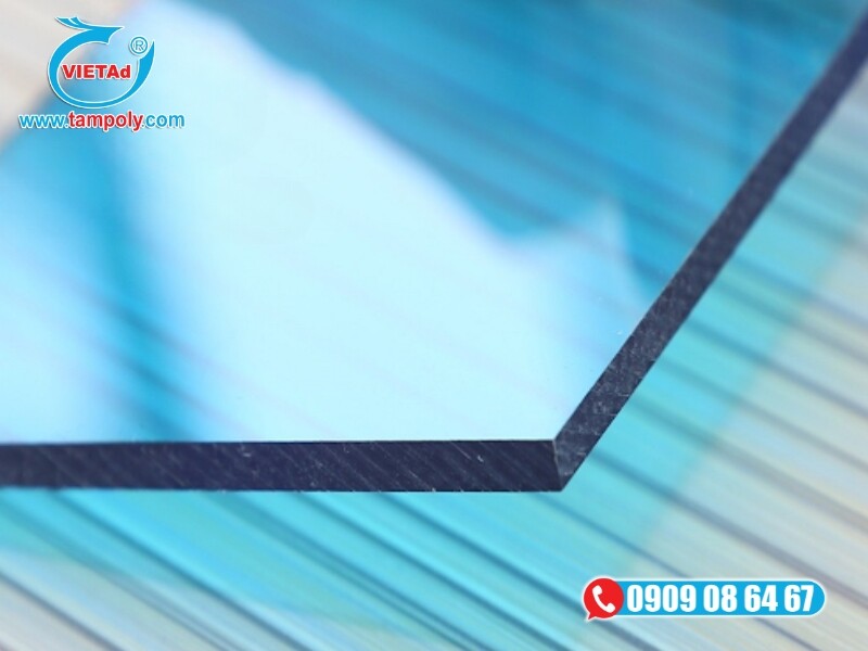 Tấm Poly Super Star được tích hợp lớp chống UV bảo vệ không gian bên dưới khỏi tia UV