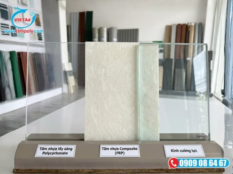 Tấm nhựa lấy sáng Polycarbonate xuyên sáng lên đến 90% vao hơn nhựa Composite, chịu lực tốt và không bị vỡ như kính cường lực