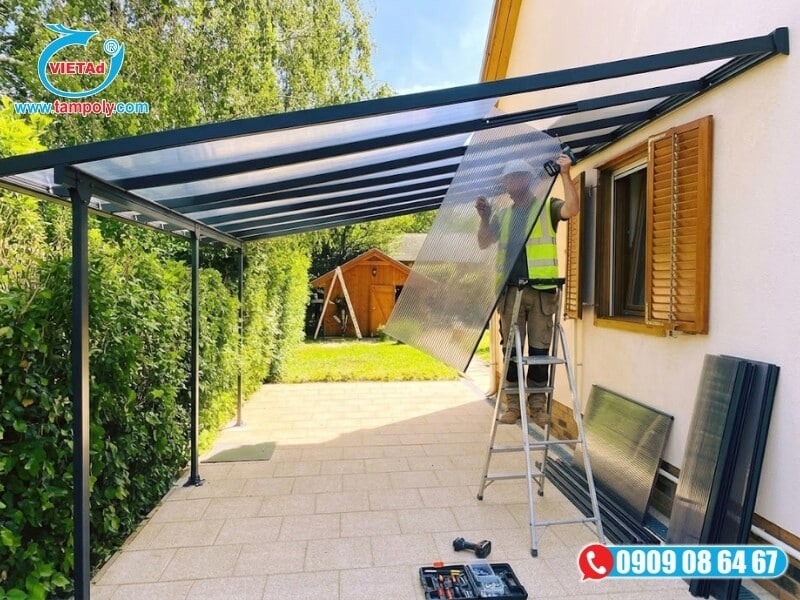 Vật Liệu Tấm QCV thi công mái che lấy sáng giá rẻ, đội ngũ nhiều kinh nghiệm