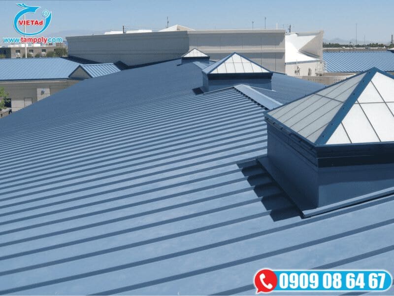 Thi công mái panel cách nhiệt, thiết kế giếng trời