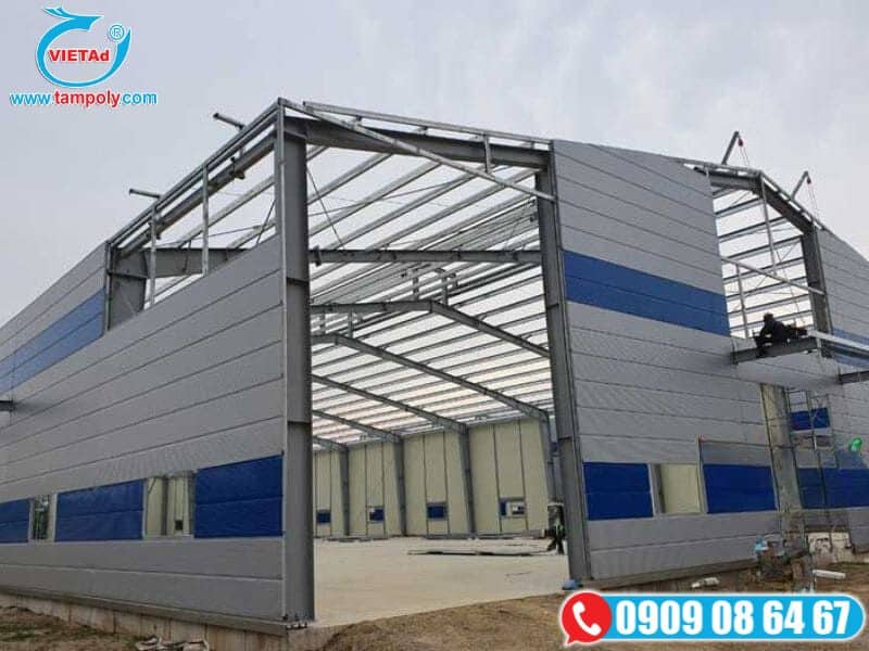 Quá trình thi công tấm panel làm kho xưởng
