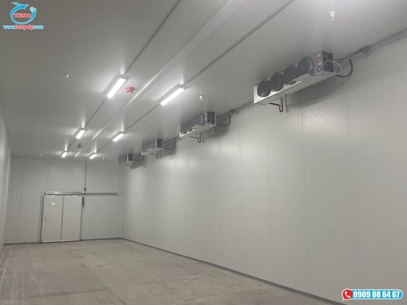 Tran Panel Eps Ung Dung Lam Kho Lanh