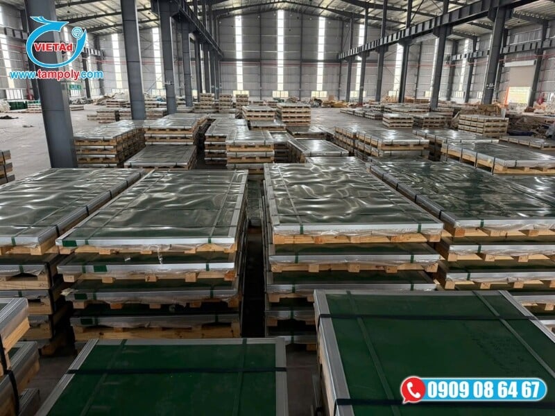 Vật Liệu Tấm QCV cung cấp tấm inox mọi độ dày, màu sắc đa dạng, hỗ trợ cắt và giao tận nơi