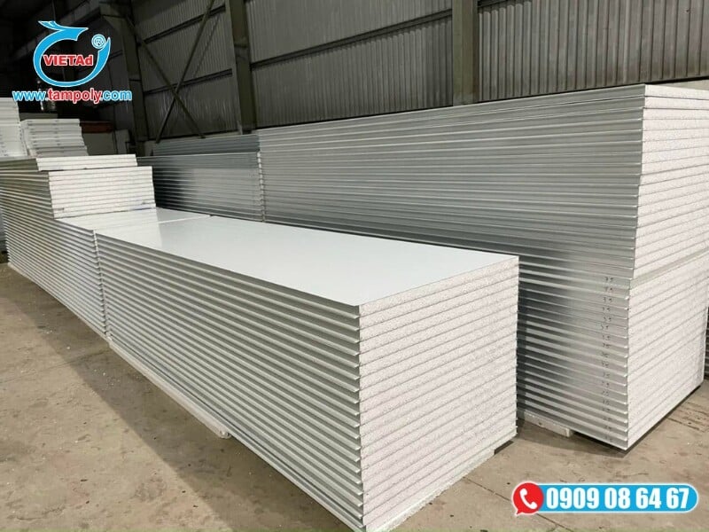 Vật Liệu Tấm QCV vận chuyển, thi công tấm panel tận nơi, báo giá miễn phí và tư vấn chi tiết