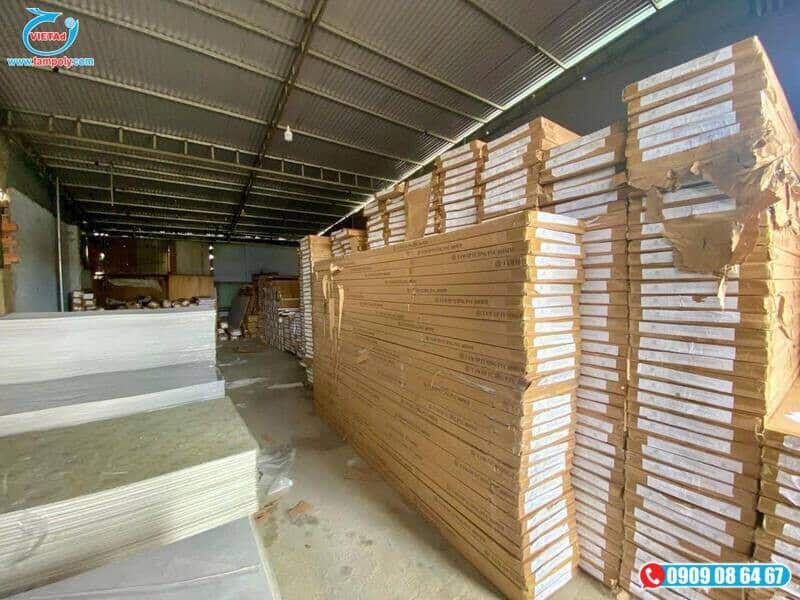 Qcv Phan Phoi Tam Nhua Op Tuong