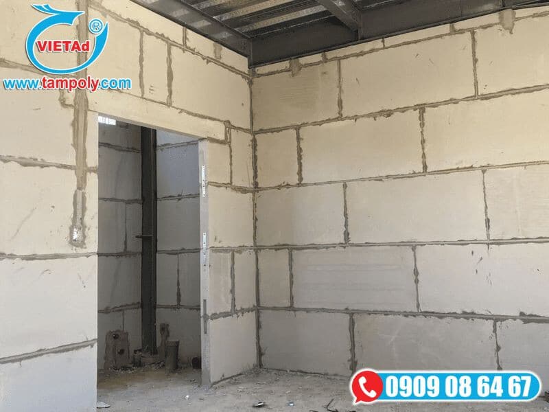 Công trình thi công vách ngăn nội thất bằng tấm bê tông nhẹ, lắp ghép nhanh và chắc chắn
