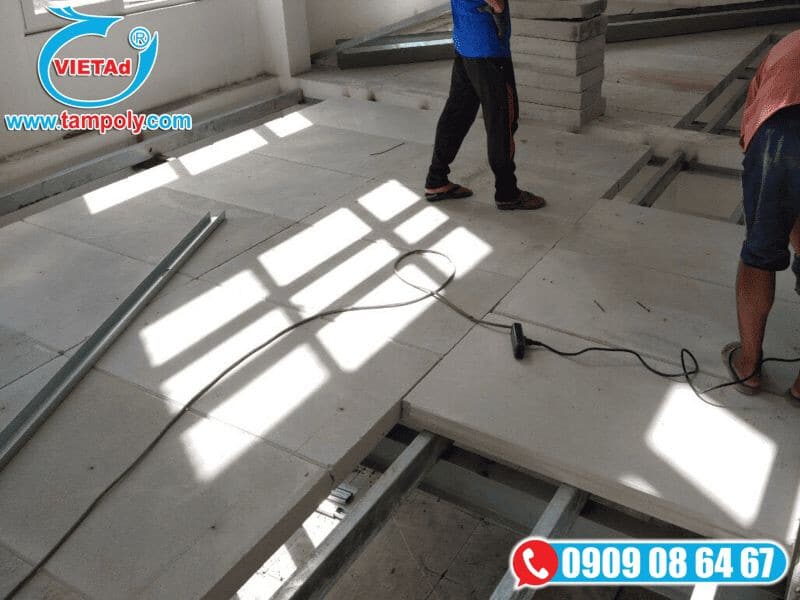 Thi công tấm panel bê tông nhẹ trong nhà