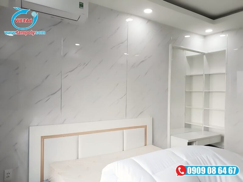 Ốp tường phòng ngủ bằng tấm nhựa nano vân đá
