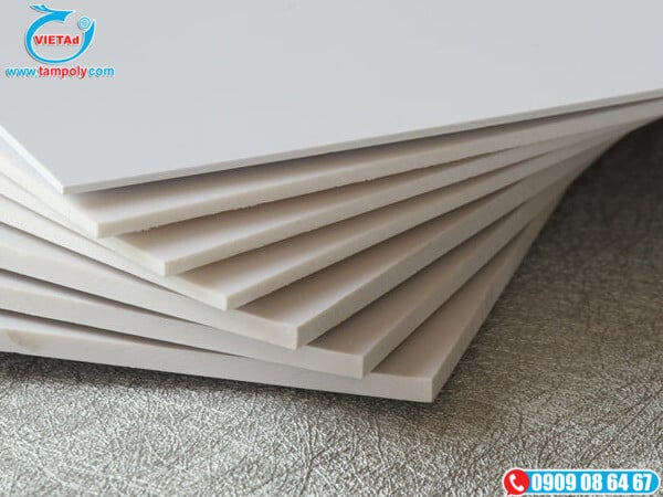 Tam Nhua Pvc Trang 1