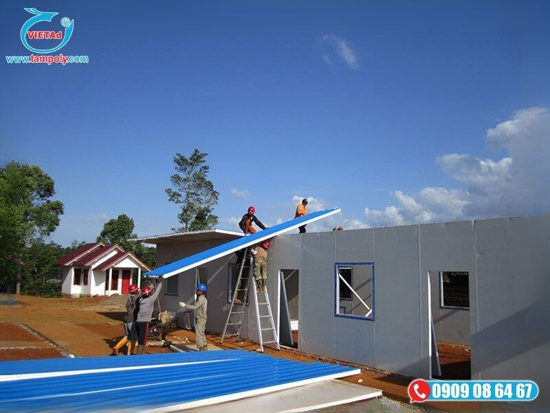 Thi công tấm panel cách nhiệt