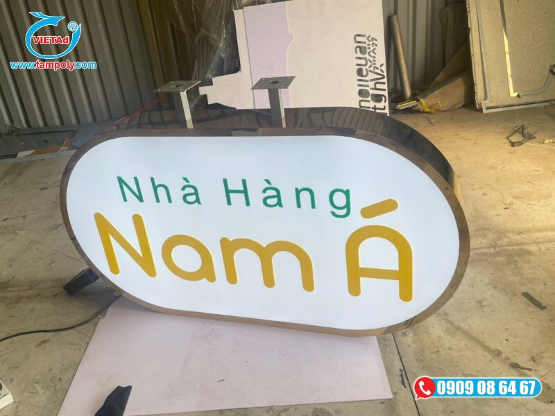 Hộp đèn mica xuyên sáng cho.nhà hàng