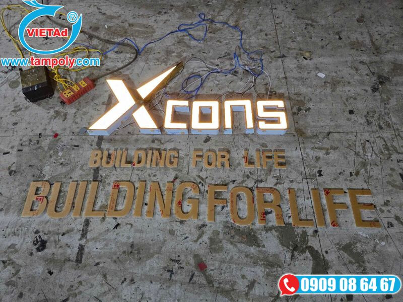Chữ nổi mica xuyên sáng