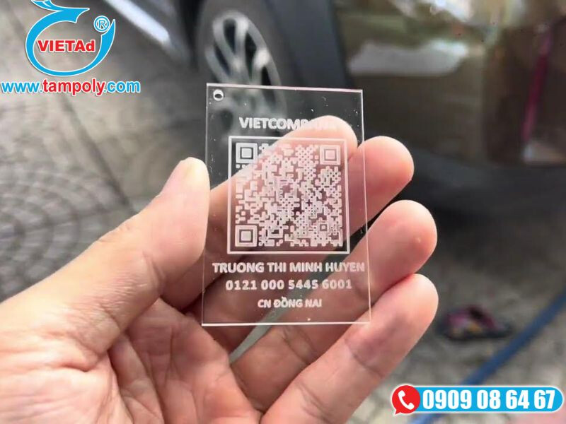Mica được khắc laser mã qr