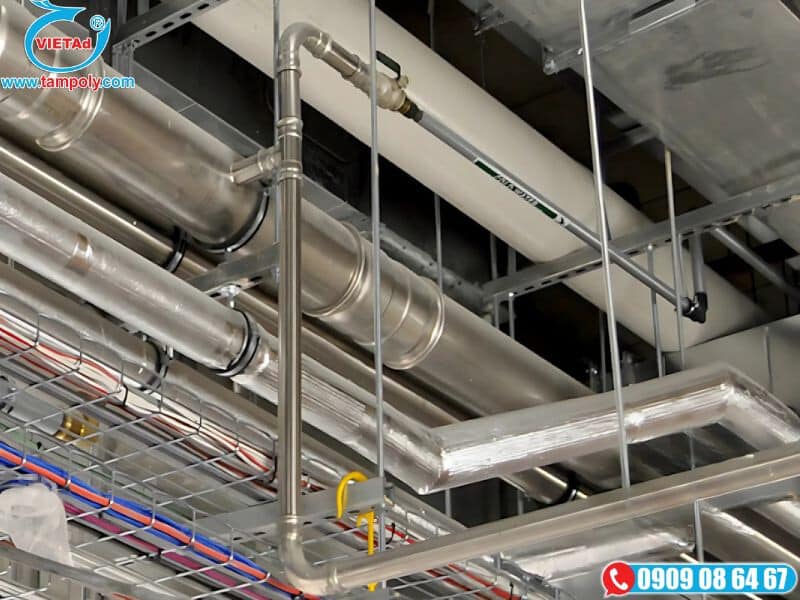 Hệ thống đường ống nhà máy được làm từ chất liệu inox 316