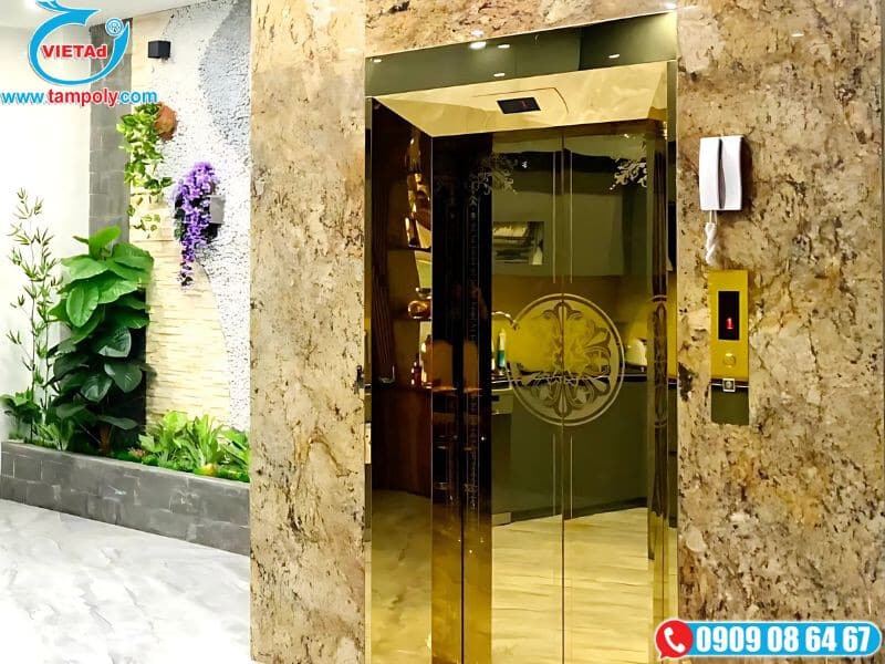 Tấm inox vàng được gia công hoa văn làm cửa thang máy 