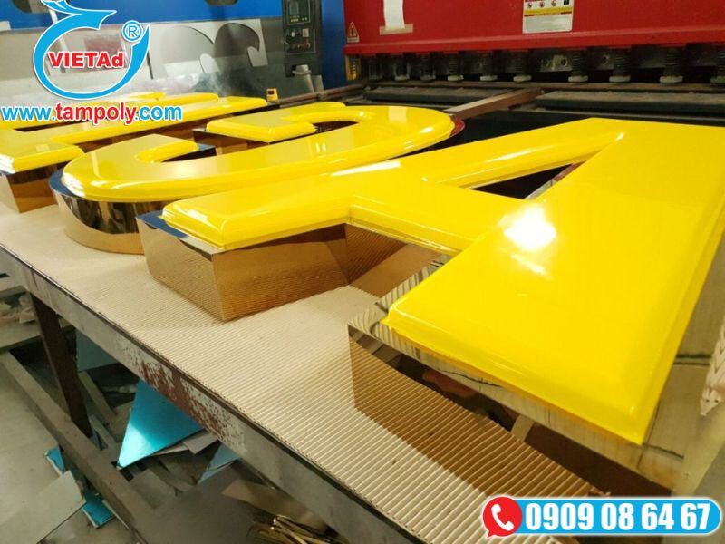 Gia công chữ mica hút nổi
