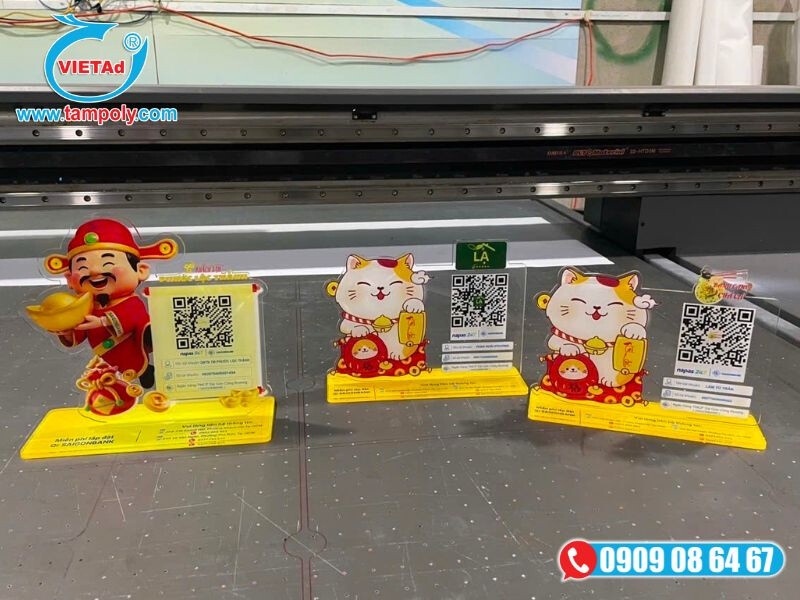 Tấm mica được gia công làm mã chuyển khoản