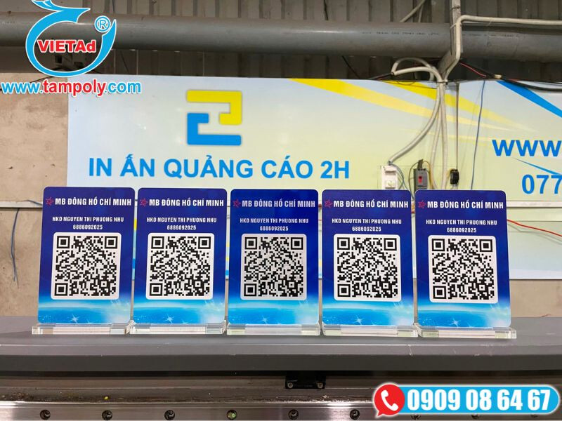 Mã QR được in lên chất liệu mica
