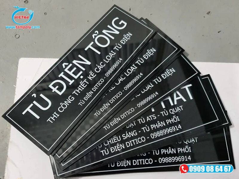 Mica đen được gia công làm bảng tên vật liệu