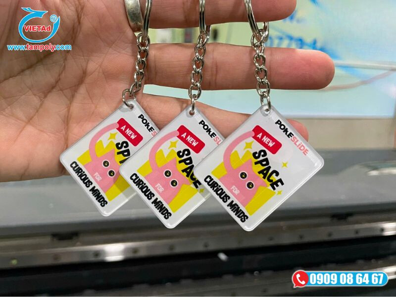 Móc khoá in UV chất liệu mica