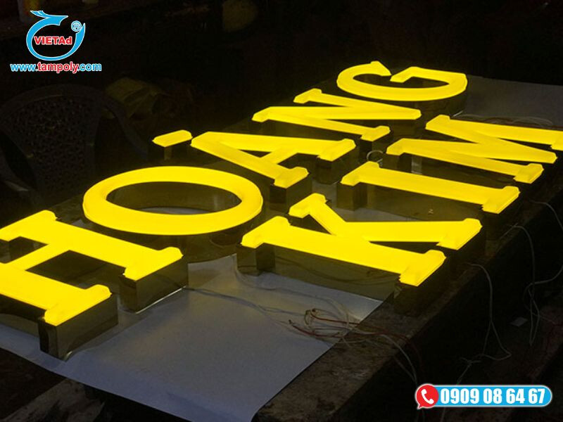 Gia công mica hút nổi