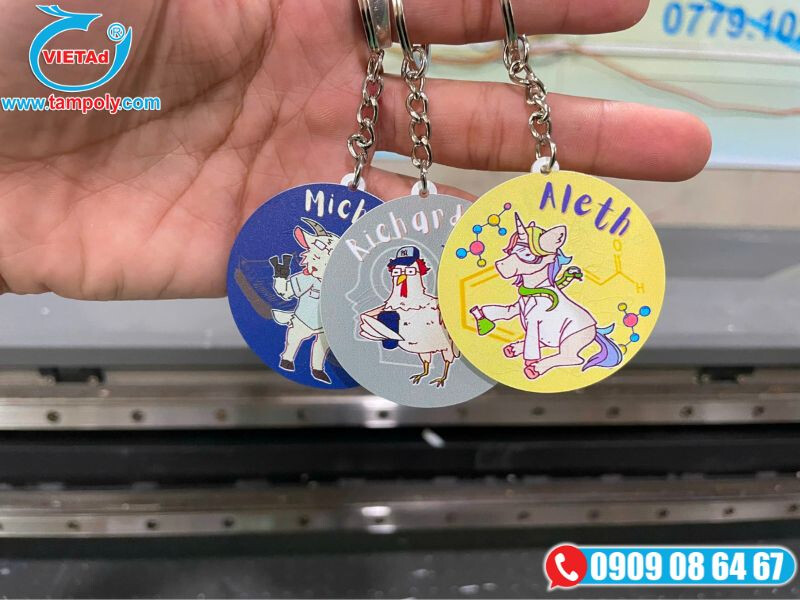 Móc khoá mica in UV 3 lớp cán mờ đẹp mắt