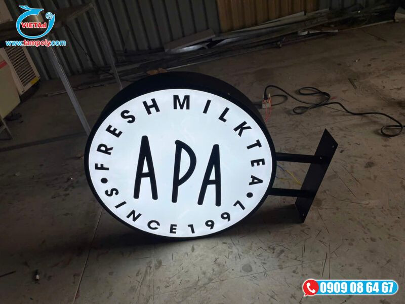 Hộp đèn quảng cáo gia công từ mica xuyên sáng 