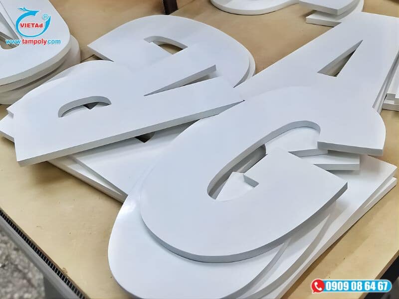 Gia công cắt chữ nổi fomex