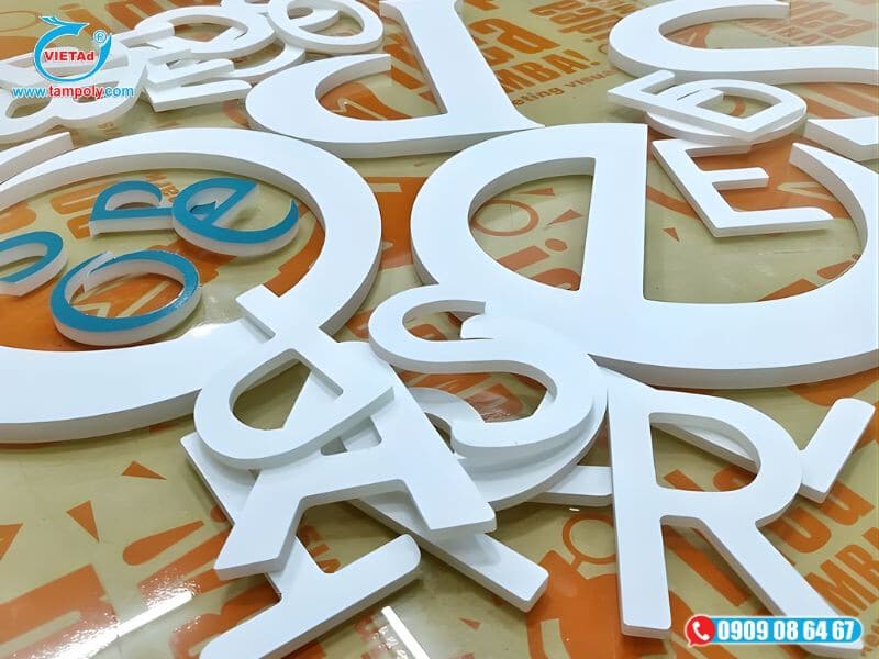 Tấm nhựa pvc foam được gia công làm chữ nổi