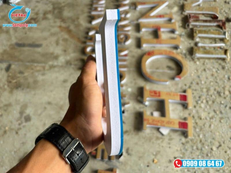 Chữ nổi foam làm bảng hiệu