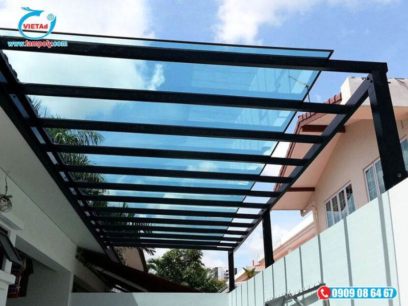 Lưu ý khi gia công tấm poly làm mái hiên che mát