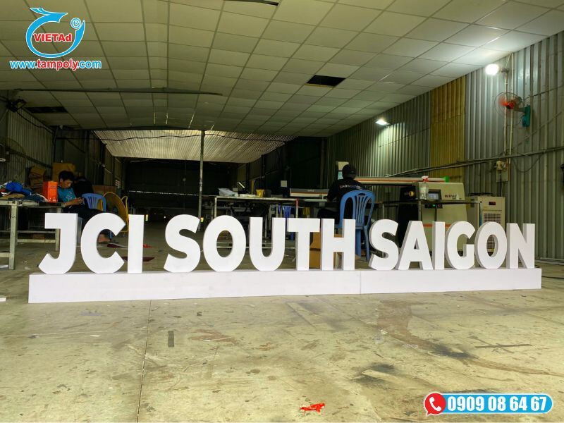 Chữ nổi được gia công từ vật liệu tấm formex