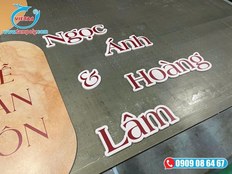 Gia công cắt chữ tên cô dâu chú rể trang trí background cưới