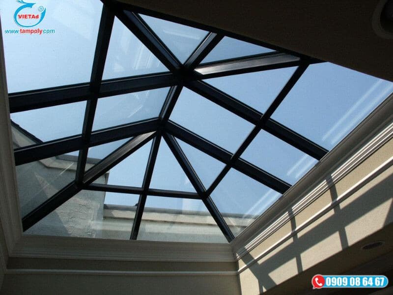 Tấm poly chống nóng làm giếng trời