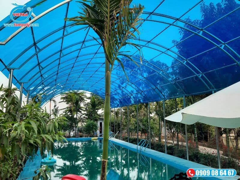 Khu vực hồ bơi, khu vui chơi, mái vòm.