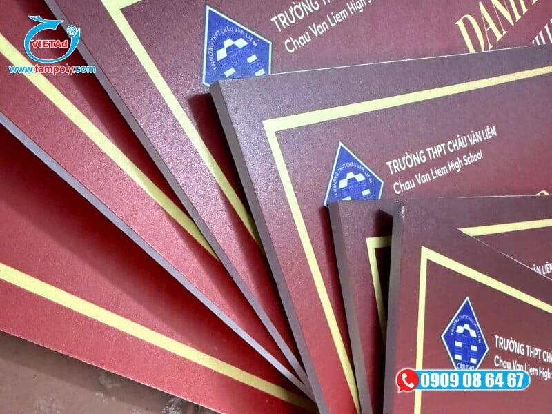 Tấm formex 4.5mm cứng cáp khi cắt không bị xơ mép hay vỡ vụn