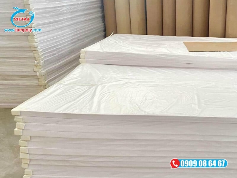 Tấm foam, formex chuẩn có bề mặt phẳng mịn, bóng đẹp, đồng đều