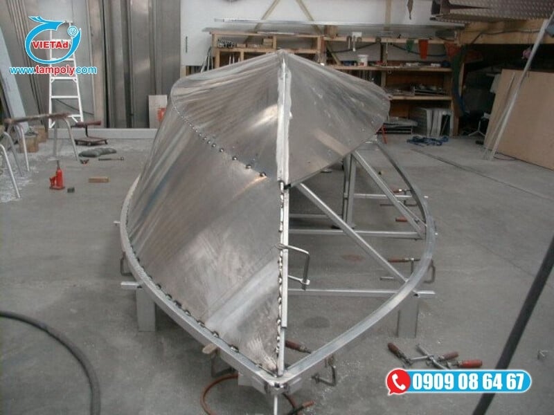 Nhôm tấm ứng dụng làm vỏ tàu vì khả năng chống mặn tốt