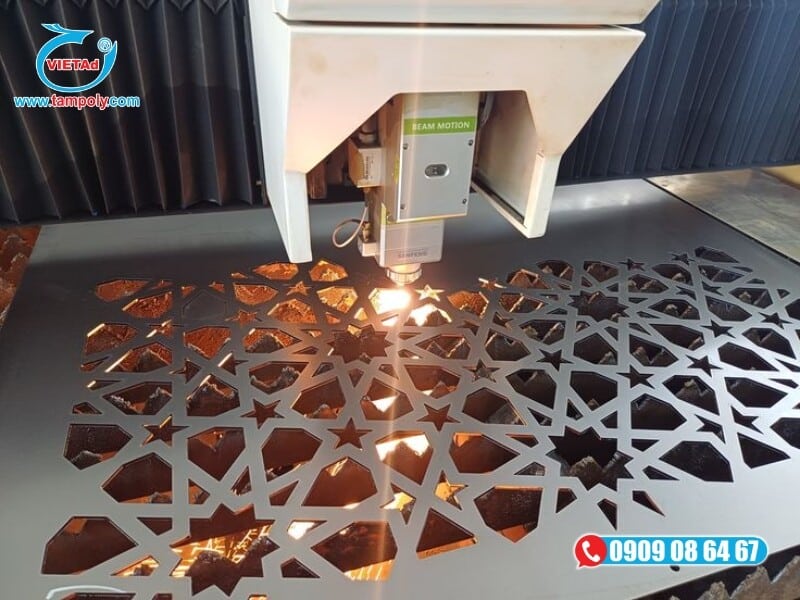 Quy trình cắt nhôm tấm CNC Laser Fiber chuyên nghiệp với 4 bước nhanh chóng