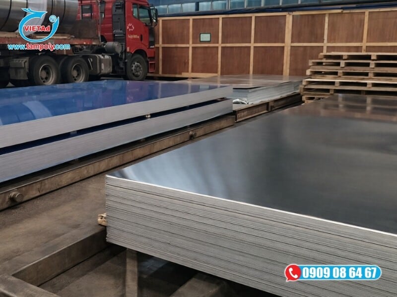 Vật Liệu Tấm QCV cắt nhôm tấm với CNC Laser Fiber với độ chính xác cao, cắt nhanh chóng