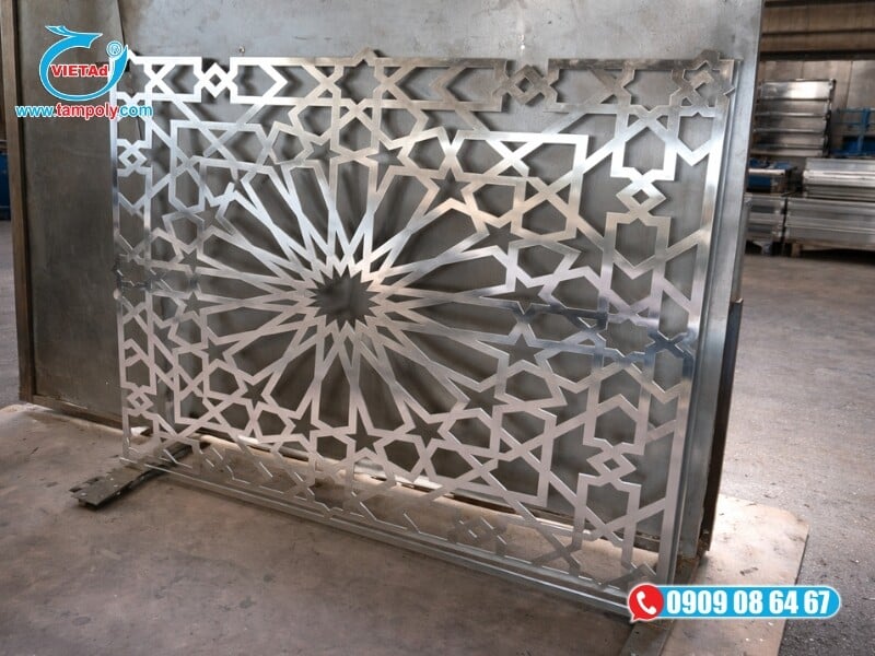 Nhôm tấm cắt lẻ CNC hoa văn nghệ thuật làm vách ngăn, mặt dựng trang trí nội ngoại thất sang trọng tại Quận 5